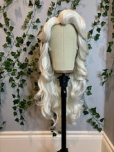Load image into Gallery viewer, SNOW QUEEN WIG (SPIRIT)